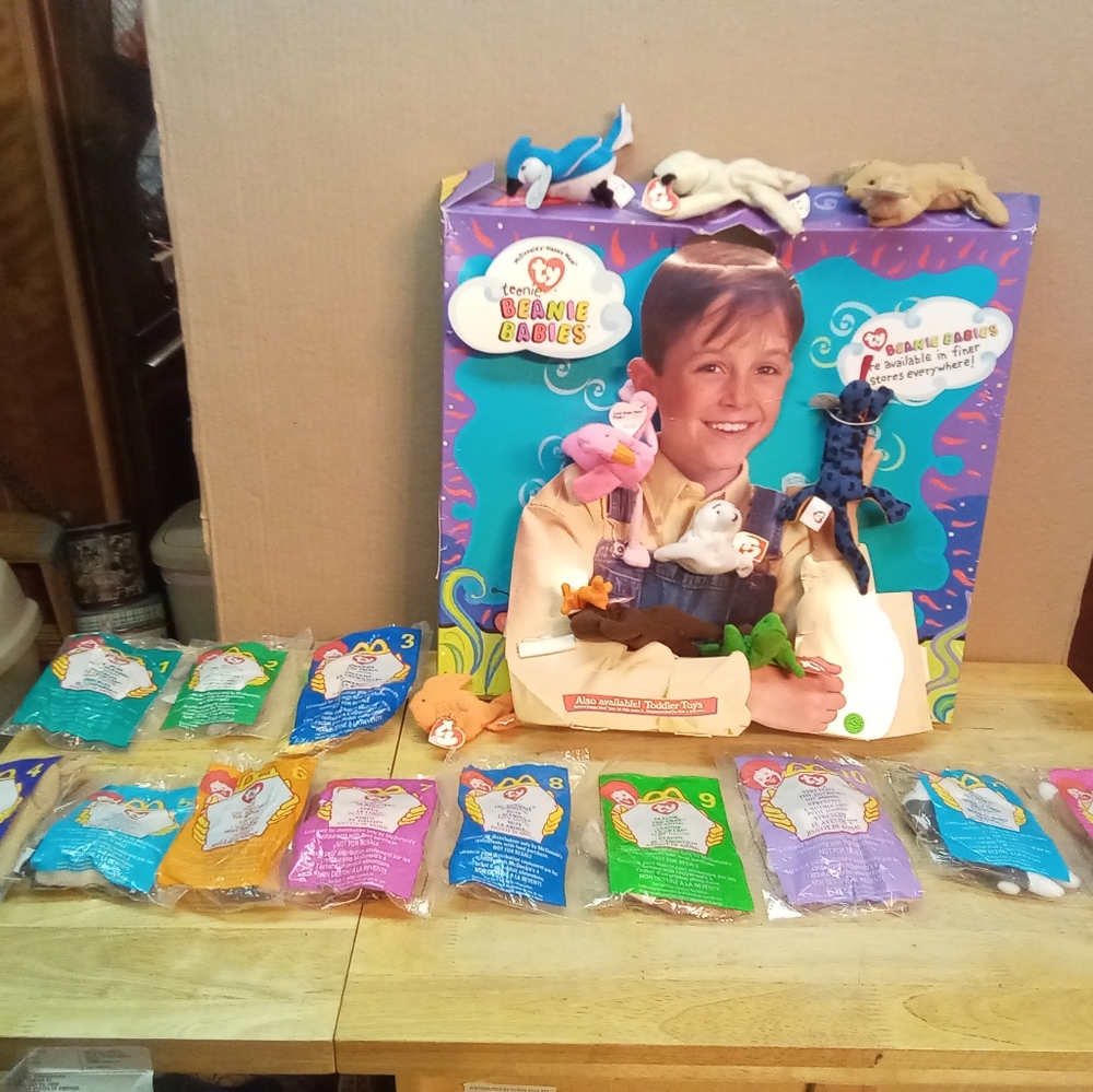 McDonald's TY Beanie Baby Display Shelf W/Beanie Babies 1 Through 12